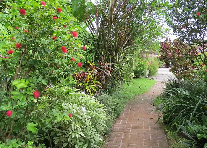 The Water Garden 3*